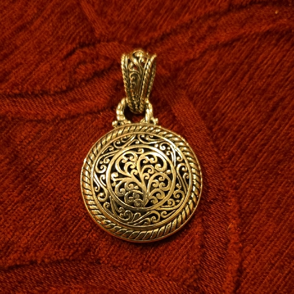 SARDA Sterling Silver Medalion Pendant - Picture 1 of 4